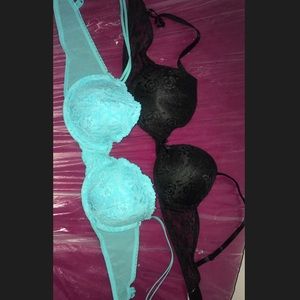 2 Victoria's Secret women's push up bras